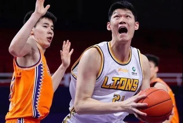 我们去哪弄这么多钱给他？奥利维亚看着威廉，气恼的说道：威廉。